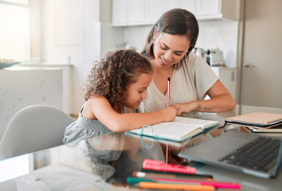 ¿Por qué enseñarle a tus hijos a marcar los cuadernos?