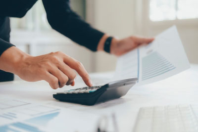 Economía y sostenibilidad: estrategias y beneficios en los mercados