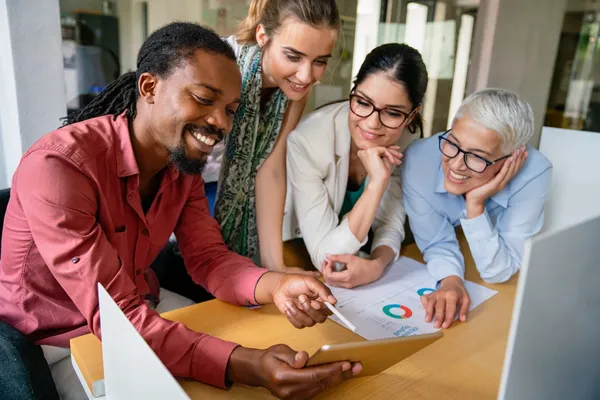 Emprender con propósito: cómo crear un negocio con impacto social y rentable