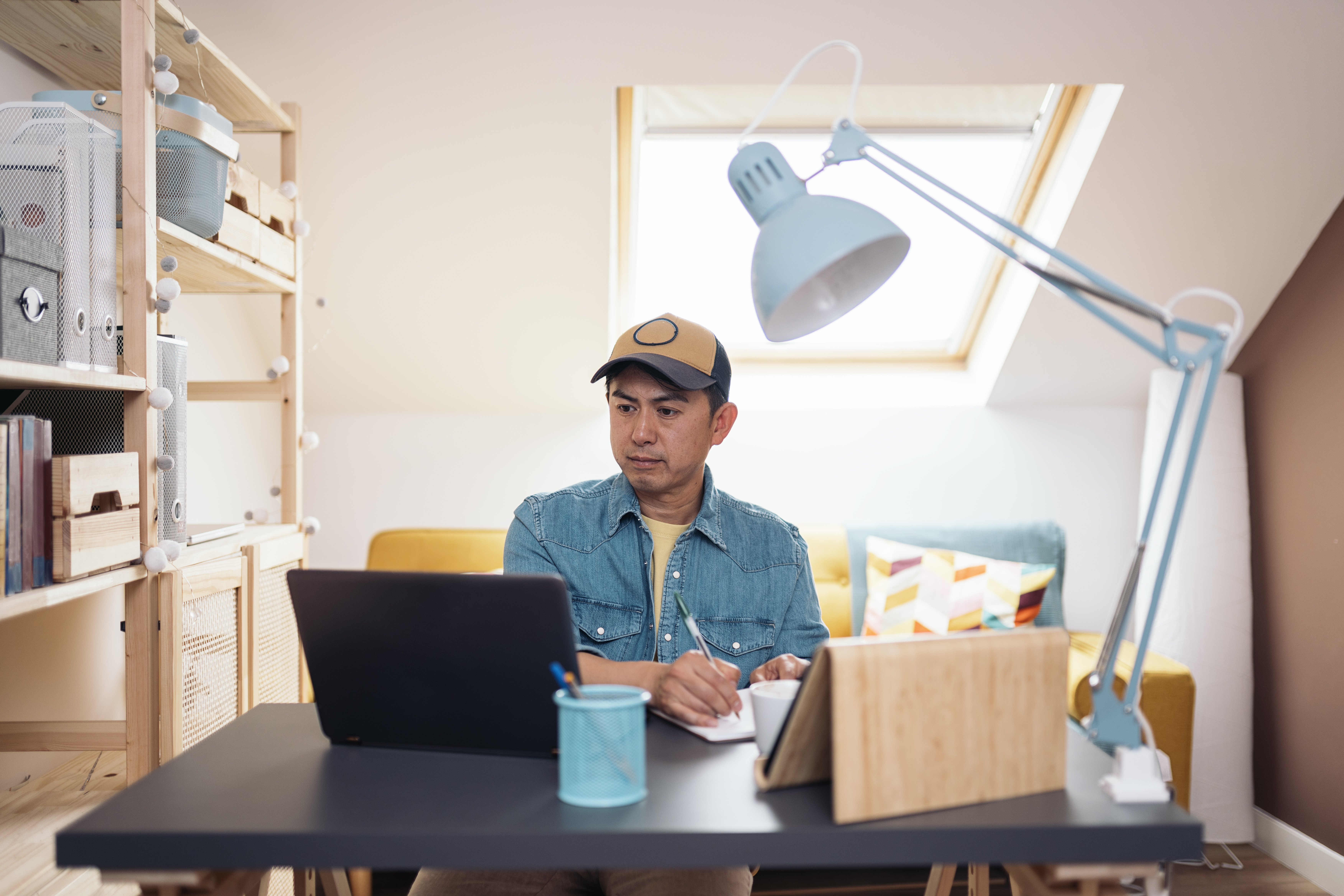 Emprendimientos digitales rentables desde casa en Colombia