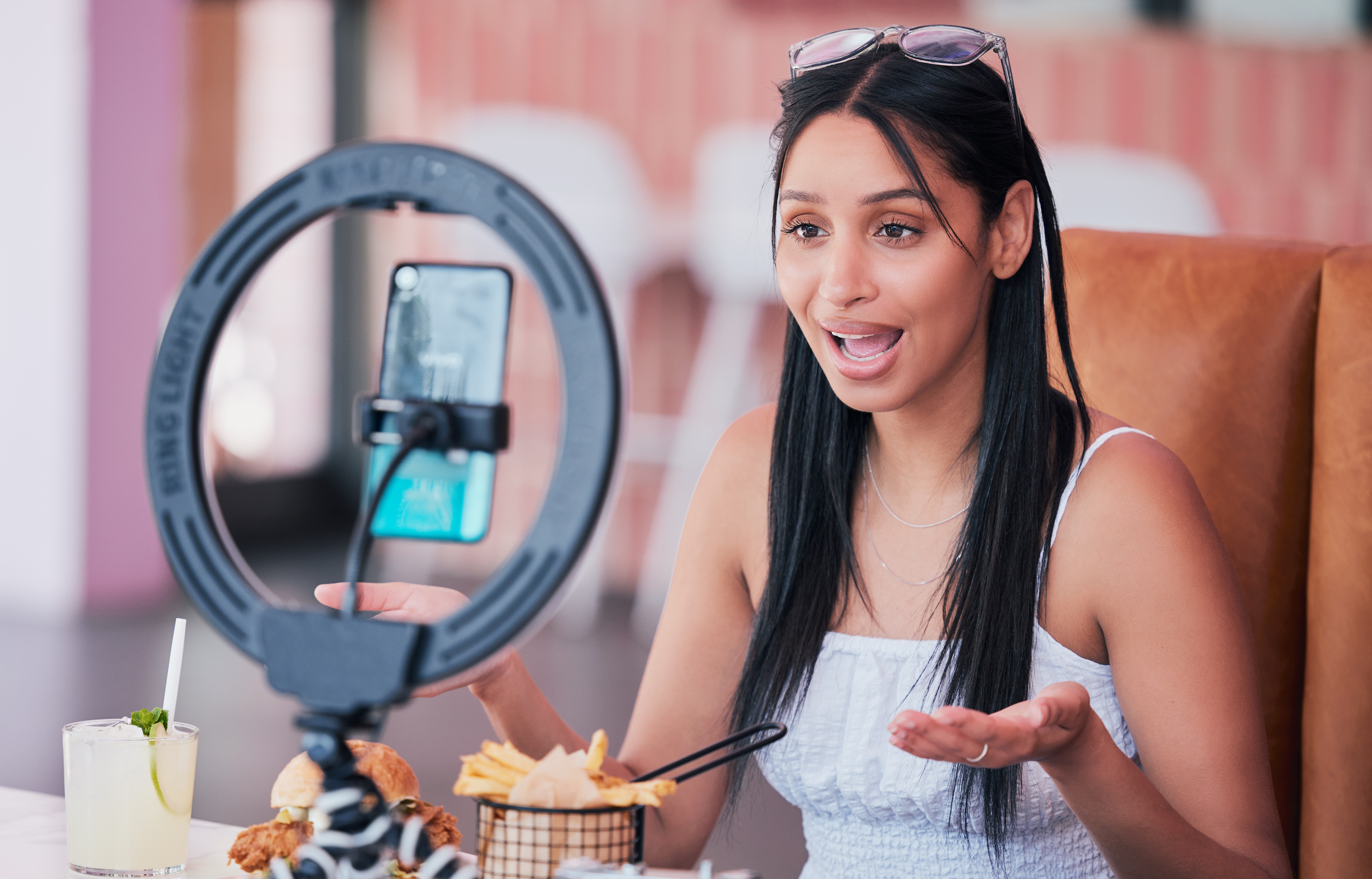 TikTok en Colombia 2025: tendencias clave para marcas y emprendedores