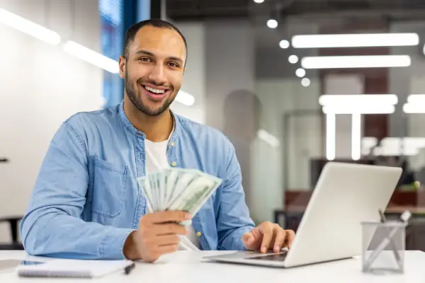 Impulsar el emprendimiento en Colombia: cómo el microcrédito fortalece los negocios emergentes
