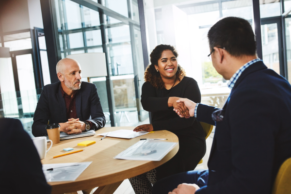 Negociación efectiva con grandes clientes o aliados estratégicos