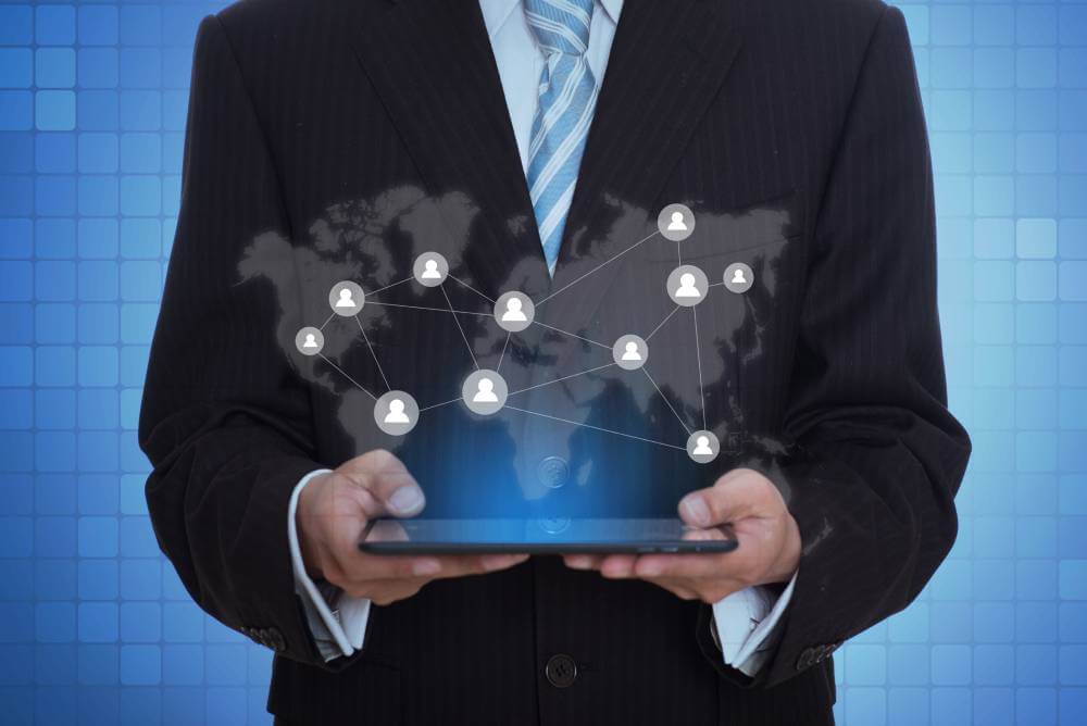 Estrategias de networking: cómo fortalecer tus contactos profesionales