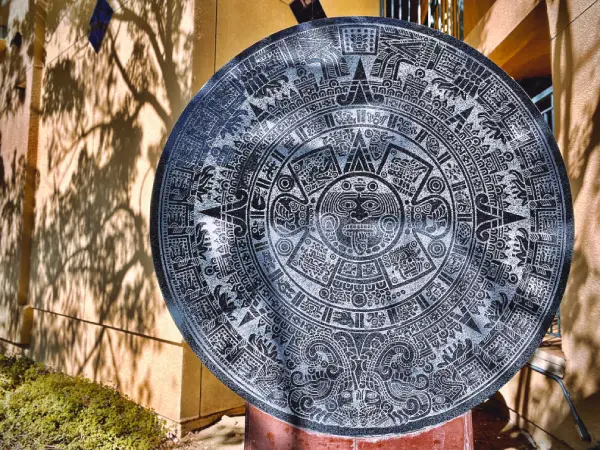 Calendarios gregoriano y azteca, conozcamos su historia