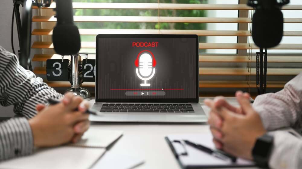 Cómo los podcasts se convierten en aulas portátiles