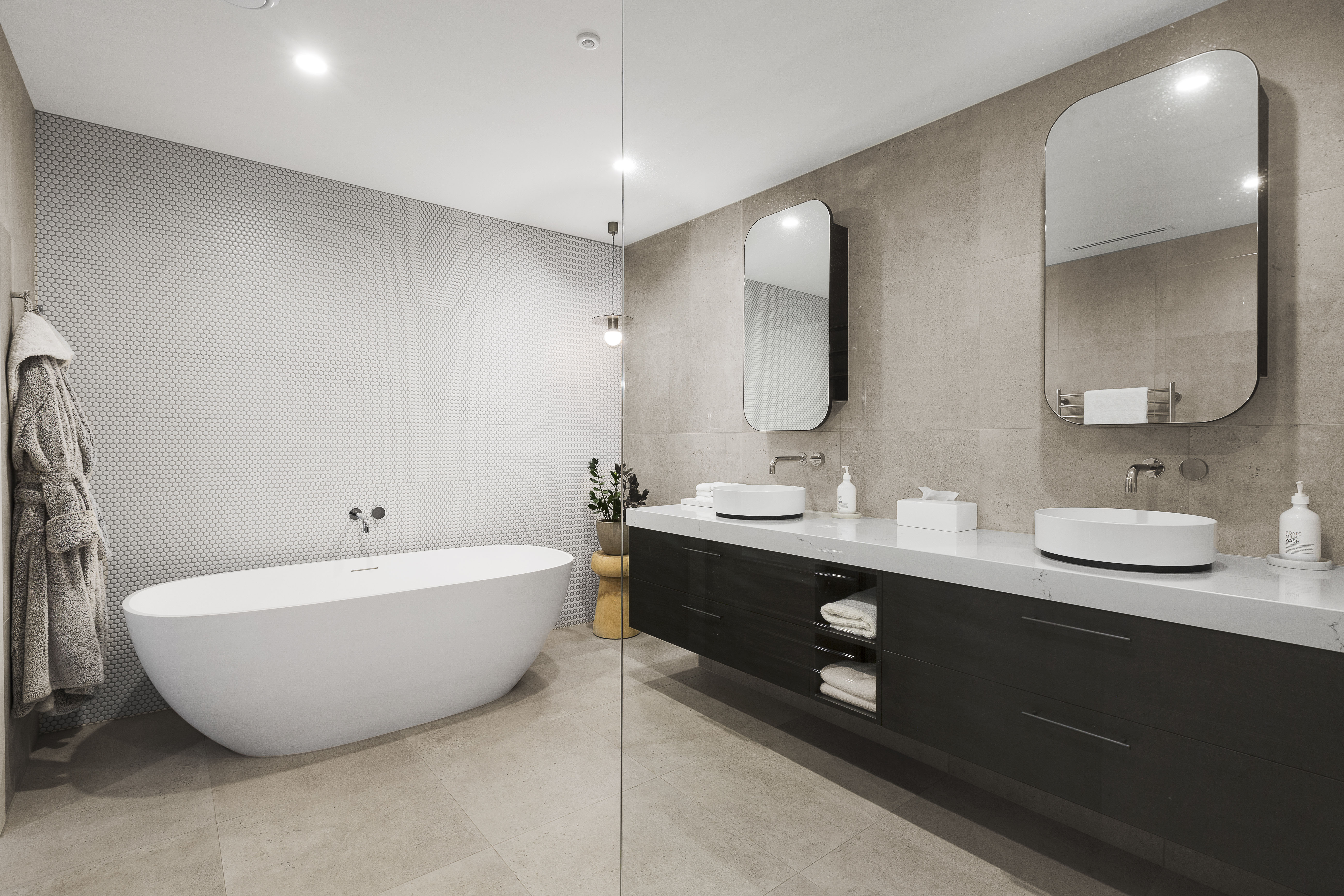 Inspiración de baños remodelados para tu hogar