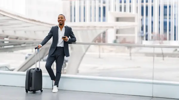 Negocios nómadas: Cómo construir una empresa que funcione mientras viajas por el mundo