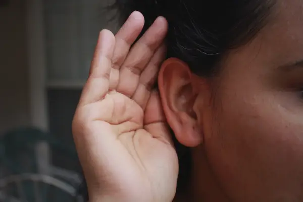Escucha activa, una técnica de comunicación persuasiva