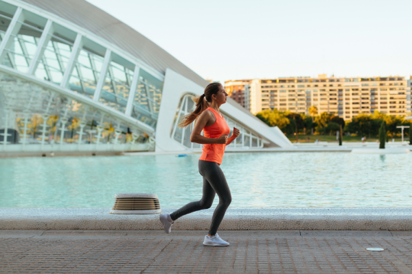 ¡Entrena un deporte y mejora tu bienestar!