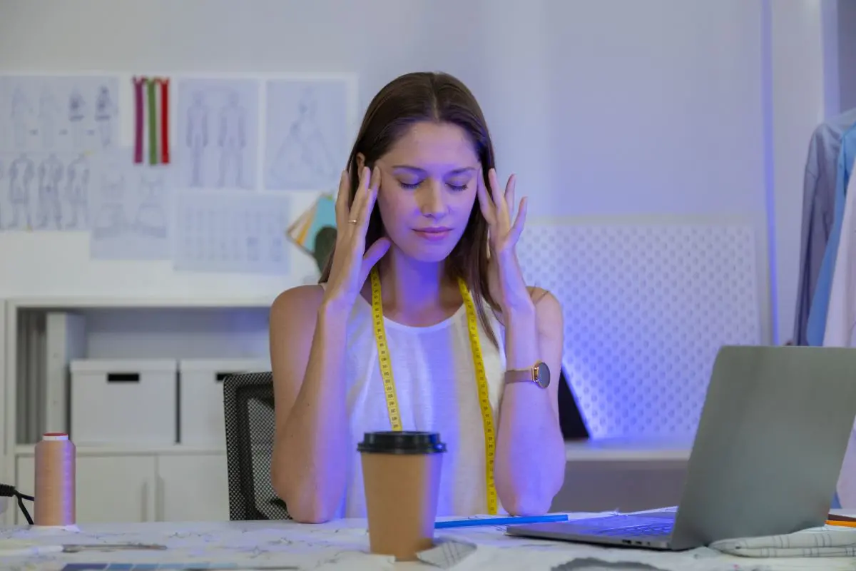 Agotamiento emocional: señales del cansancio que no se quita durmiendo