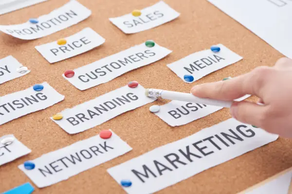La Nostalgia Futurista: Una Estrategia Innovadora en el Marketing