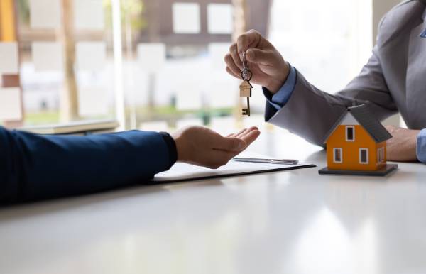 Guía completa para ahorrar y comprar tu vivienda propia