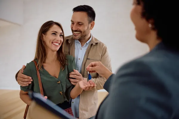 ¿Cuánto cuesta realmente comprar una vivienda propia en Colombia?