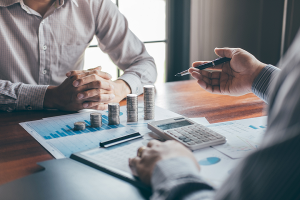 Finanzas para freelancers: cómo manejar ingresos variables con éxito