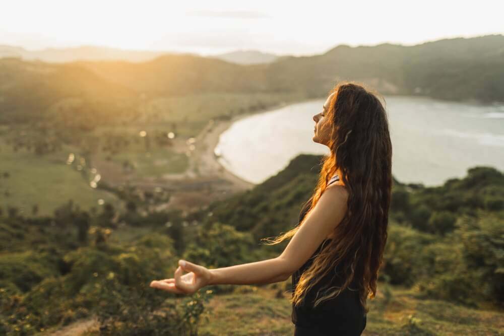 Cómo reconectar con tu bienestar a través de experiencias y prácticas conscientes