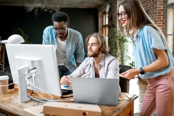 Errores comunes al emprender y cómo evitarlos para asegurar el éxito