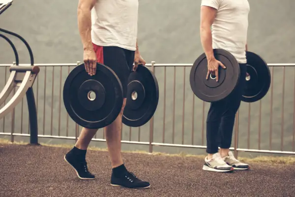 Caminata del granjero: fuerza funcional y estabilidad para todas las edades