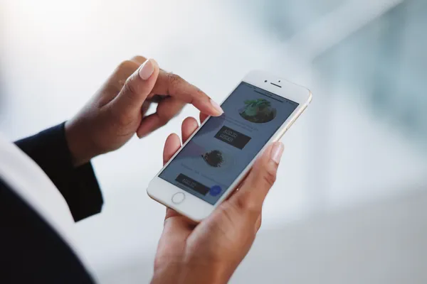 Cómo crear una aplicación móvil para emprendimientos y potenciar tu negocio