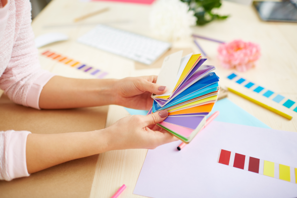 ¿Qué debo considerar antes de decorar un espacio?