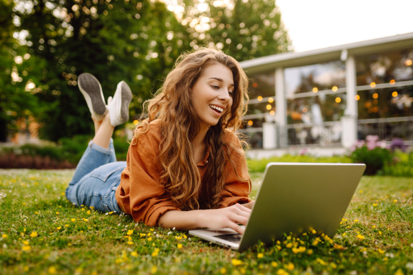 Cómo iniciar tu emprendimiento freelance y escalarlo globalmente