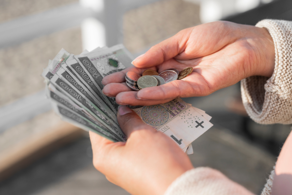 Necesidades vs deseos en finanzas: controla tu dinero con inteligencia