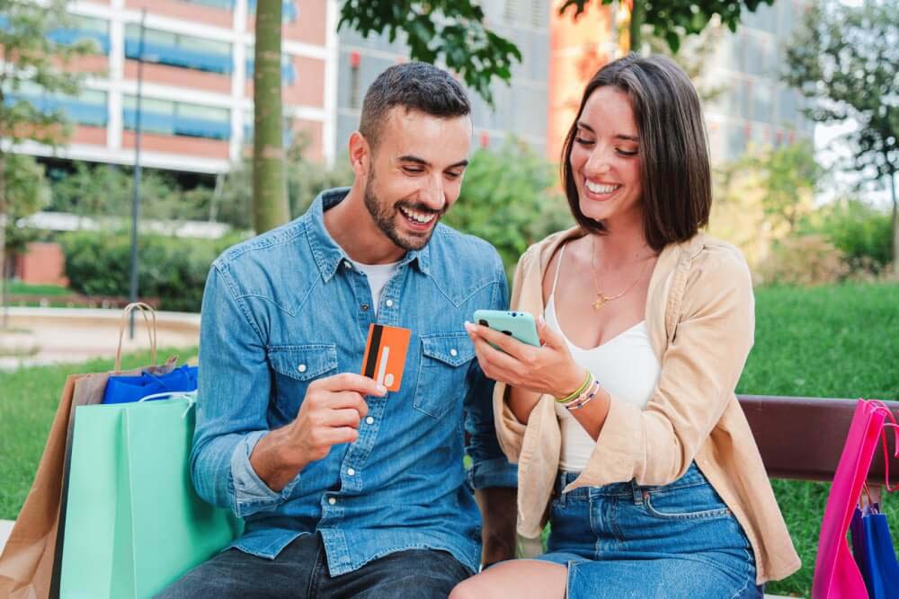 Cómo escoger la tarjeta de crédito ideal para ti en Colombia