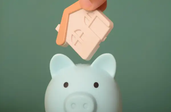 Ahorrar para casa propia mientras pagas arriendo en Colombia