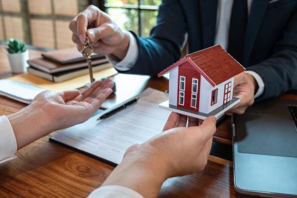 ¿Cuándo es momento de comprar tu propio hogar?