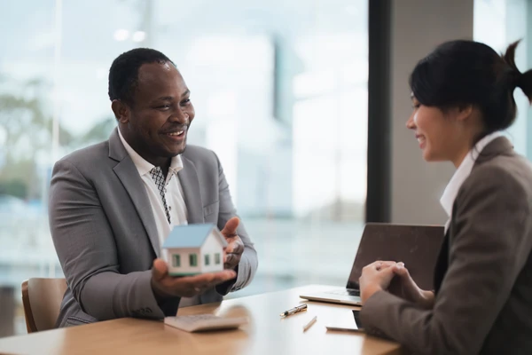 Consejos para negociar el precio de una vivienda en Colombia 2025