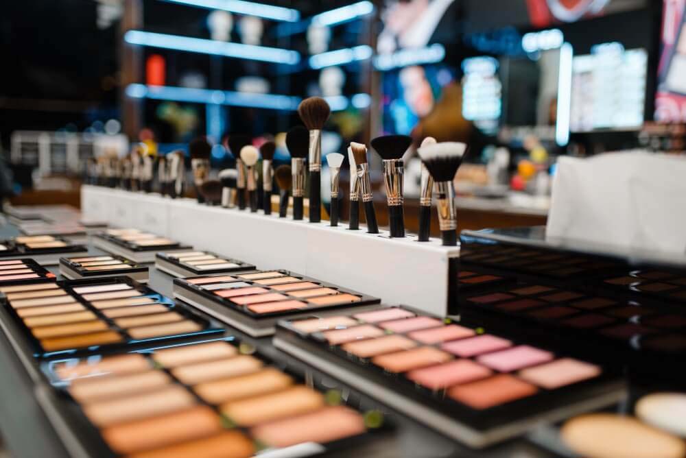 Tendencias de mercado en la industria del maquillaje en Colombia: Belleza, inclusión y tecnología