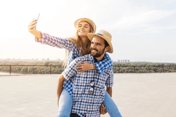 celebración parejas viaje
