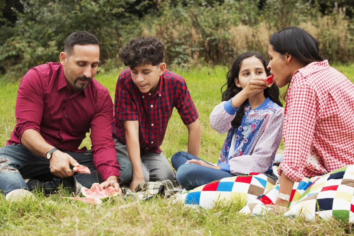  cohesión familiar y aumentan la satisfacción emocional.