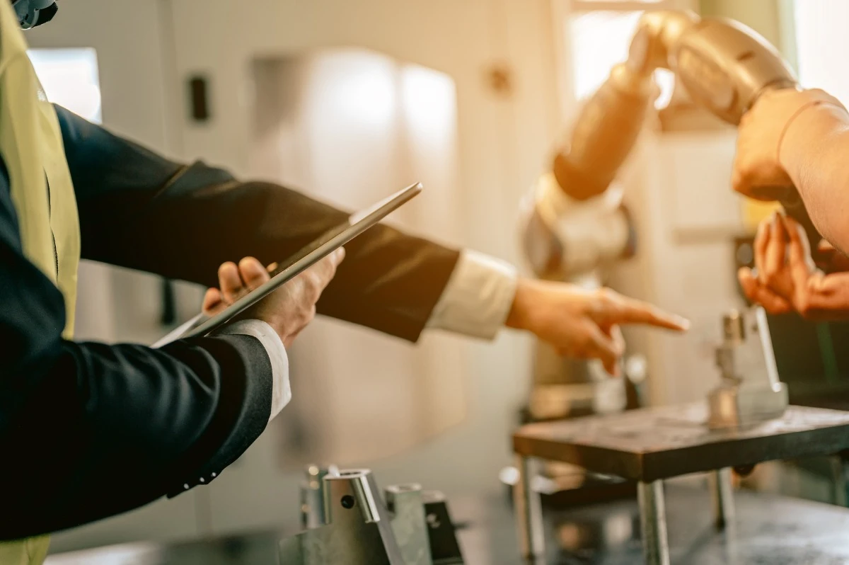 reduce gastos laborales