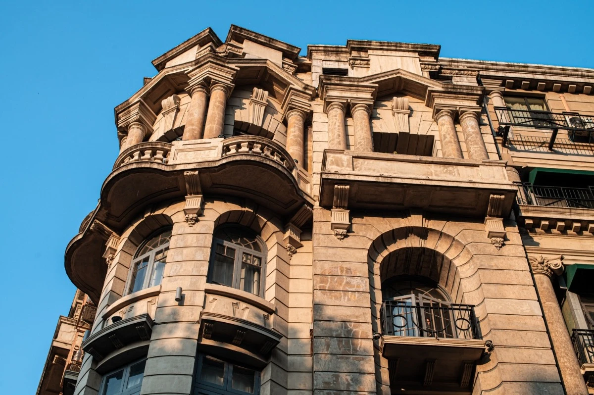 Algunos ejemplos de reutilización adaptativa son: